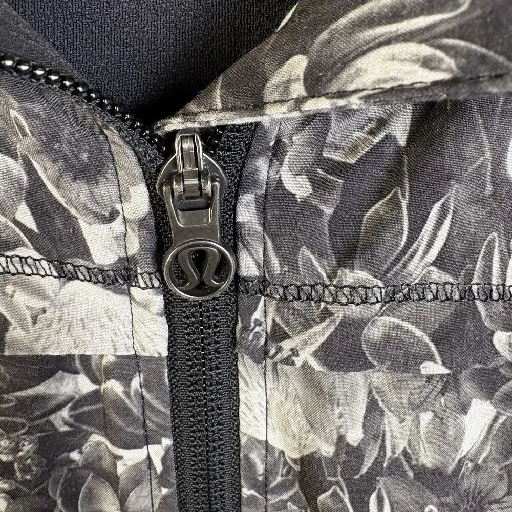 Lululemon Bring Back The Track‎ Jacket Womens 4 Flowabunga Black Grey Angel Wing